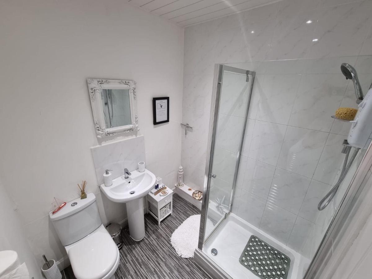 Rose Apartment 2-Bed Town Centre Apartment In Ayr Exterior photo