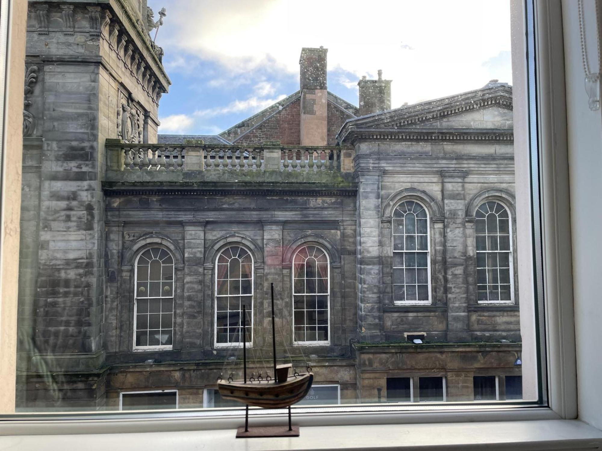 Rose Apartment 2-Bed Town Centre Apartment In Ayr Exterior photo